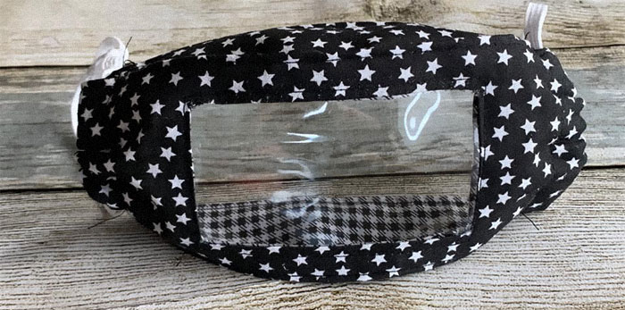 Deaf Mom Creates Clear Masks For Lip Reading, Quickly Learns It's Useful For People From Various Backgrounds Deaf Mom Creates Clear Masks For Lip Reading, Quickly Learns It's Useful For People From Various Backgrounds