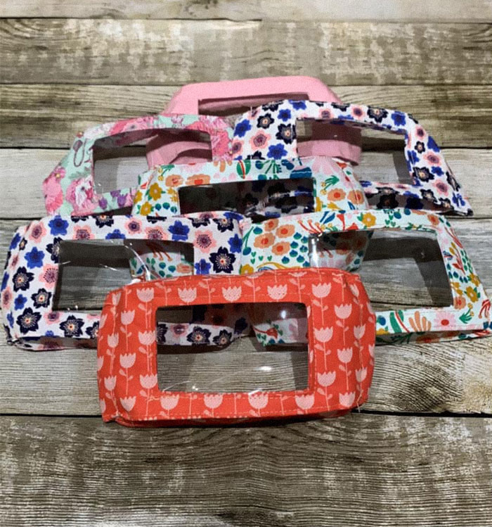 Deaf Mom Creates Clear Masks For Lip Reading, Quickly Learns It's Useful For People From Various Backgrounds