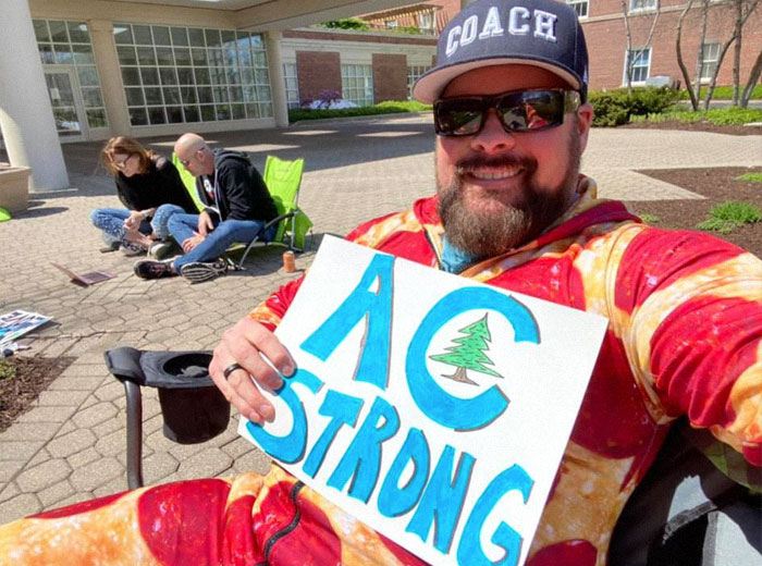 Husband Sets Up Weekly Date Nights Outside Hospital Window As His Wife Waits To Give Birth