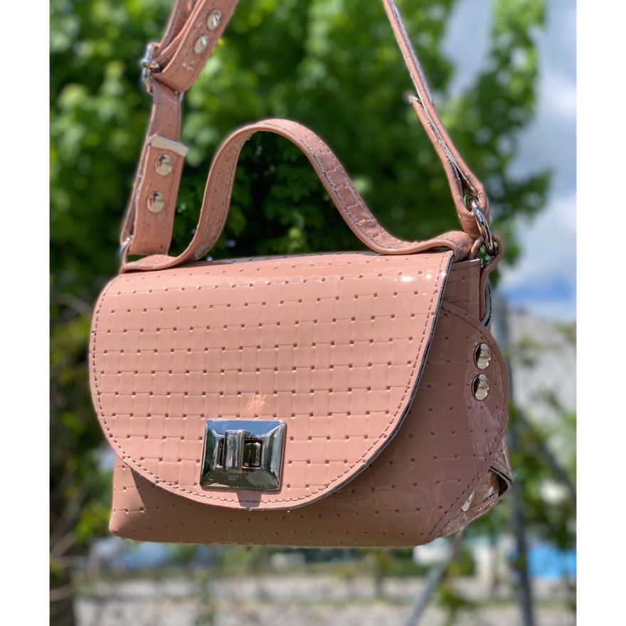 20 Unique Extraordinary Handcrafted Bags That Will Help You Express Your Individuality