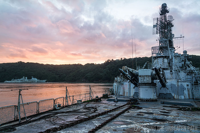 Guy Sneaks Inside Decommissioned Warships, Shows The Cool Stuff That Was Left Behind Guy Sneaks Inside Decommissioned Warships, Shows The Cool Stuff That Was Left Behind