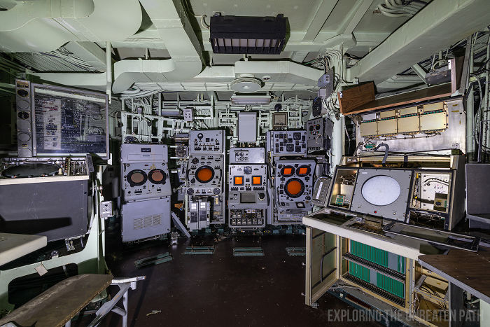 Guy Sneaks Inside Decommissioned Warships, Shows The Cool Stuff That Was Left Behind Guy Sneaks Inside Decommissioned Warships, Shows The Cool Stuff That Was Left Behind
