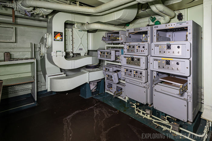 Guy Sneaks Inside Decommissioned Warships, Shows The Cool Stuff That Was Left Behind