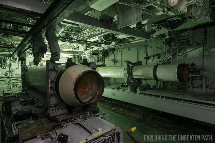 Guy Sneaks Inside Decommissioned Warships, Shows The Cool Stuff That Was Left Behind Guy Sneaks Inside Decommissioned Warships, Shows The Cool Stuff That Was Left Behind