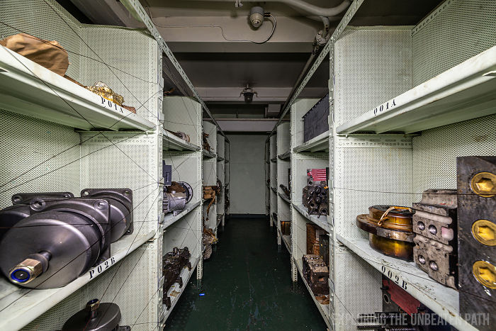 Guy Sneaks Inside Decommissioned Warships, Shows The Cool Stuff That Was Left Behind Guy Sneaks Inside Decommissioned Warships, Shows The Cool Stuff That Was Left Behind