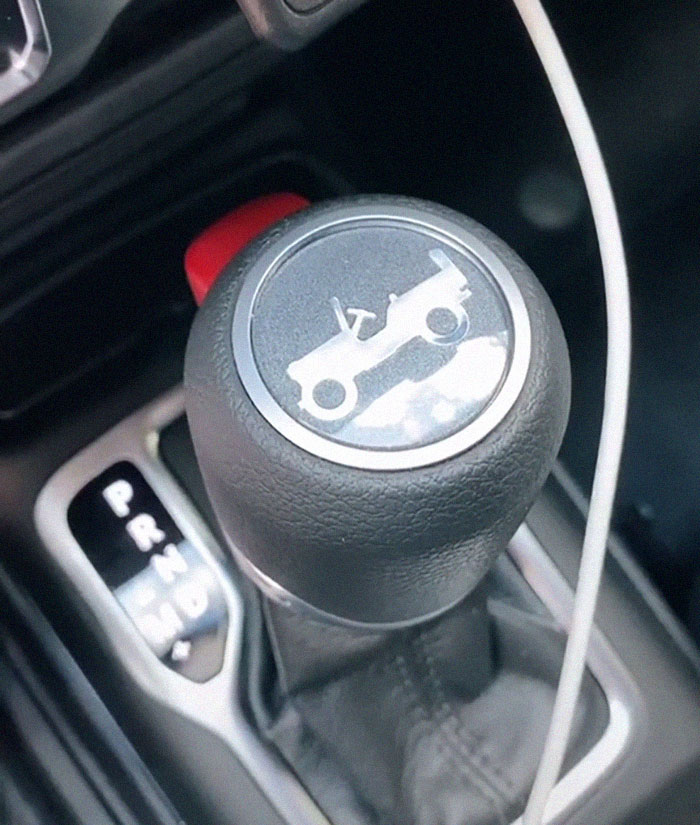 Gear stick with jeep on it Gear stick with jeep on it