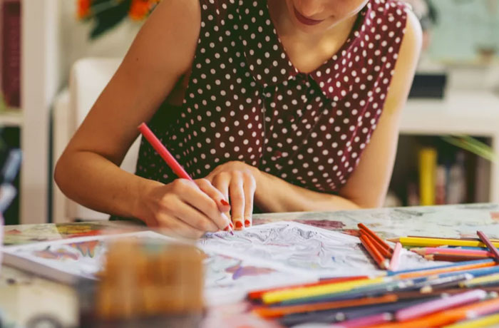 Girl Has Her Fashion Designs Stolen By Another Student, Devises A Plan To Humiliate Her With Bait