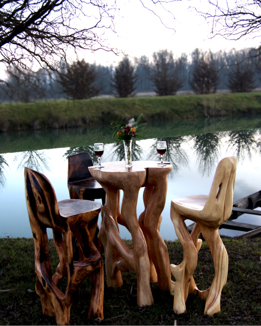 Inovative Furniture Design Or Artistic Masterpiece? These Artists Create Amazing Functional Sculptures Out Of Single Trunk By Chainsaw Carving! Inovative Furniture Design Or Artistic Masterpiece? These Artists Create Amazing Functional Sculptures Out Of Single Trunk By Chainsaw Carving!