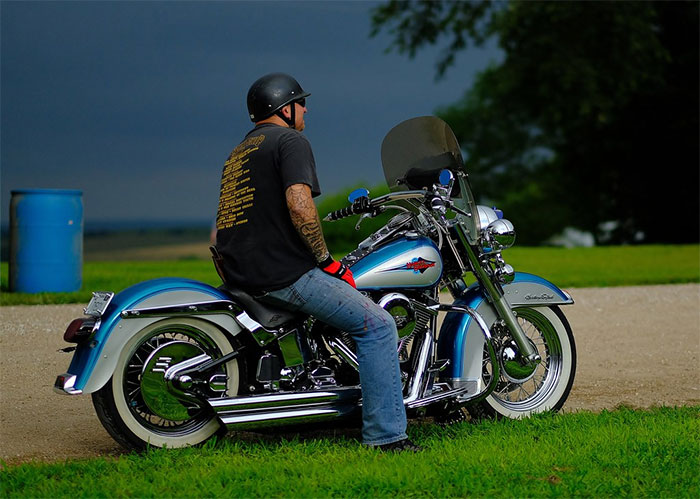 Guys Imagine What Motorcyclists Must Think When They Drive By, And It's Spot On