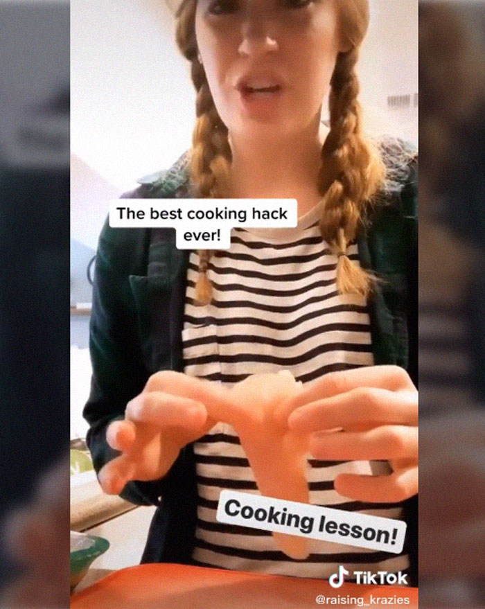 Woman's Hack For Removing The White Bits From Chicken Breasts Is A Game-Changer Woman's Hack For Removing The White Bits From Chicken Breasts Is A Game-Changer