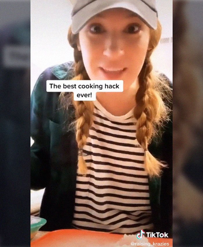 Woman's Hack For Removing The White Bits From Chicken Breasts Is A Game-Changer Woman's Hack For Removing The White Bits From Chicken Breasts Is A Game-Changer