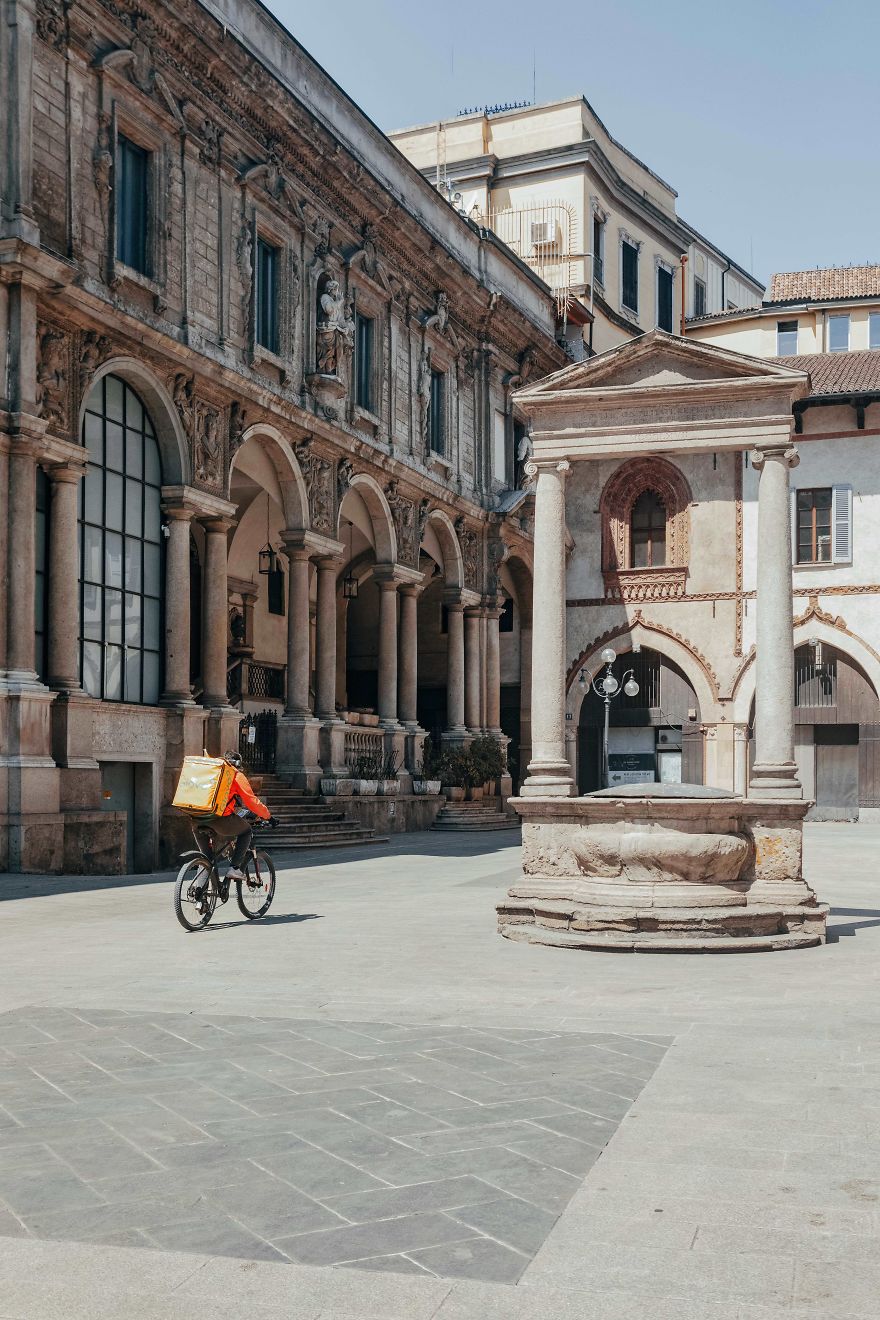 I Photographed The Italian Streets During The Quarantine And This Is What I Saw: Riders Saved Us!