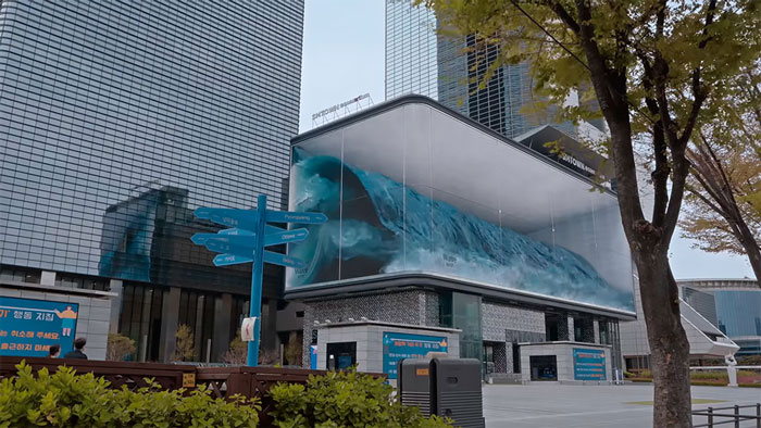 This Massive Wave Crashing In A Seoul “Aquarium” Is The World’s Largest Anamorphic Illusion This Massive Wave Crashing In A Seoul “Aquarium” Is The World’s Largest Anamorphic Illusion