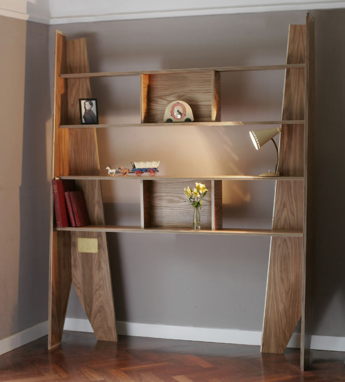 Eco-Responsible Furniture: This Bookshelf Can Be Reassembled Into A Coffin After The Owner's Death Eco-Responsible Furniture: This Bookshelf Can Be Reassembled Into A Coffin After The Owner's Death