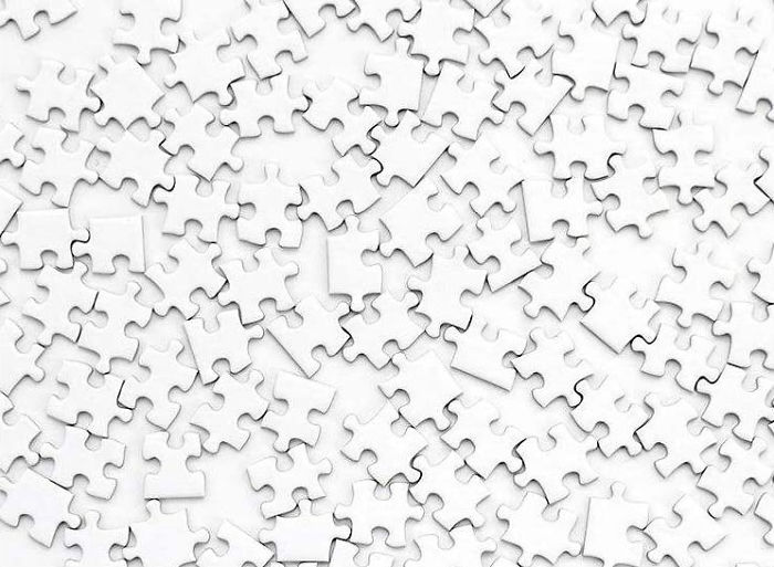 This &lsquo;Impossible&rsquo; Transparent Puzzle With 215 Unique Pieces Looks Like A Cruel Joke And You Can Buy It For $59