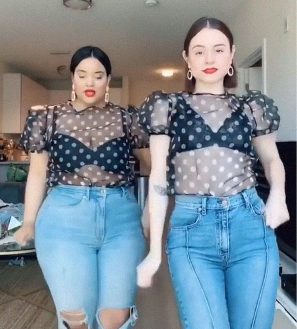 Two-Friends-Same-Clothes