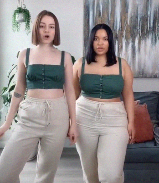 Two-Friends-Same-Clothes