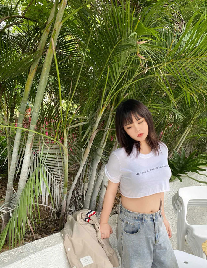 Influencers Reveal How They Look In Real Life Vs. On Instagram, Go Viral Influencers Reveal How They Look In Real Life Vs. On Instagram, Go Viral