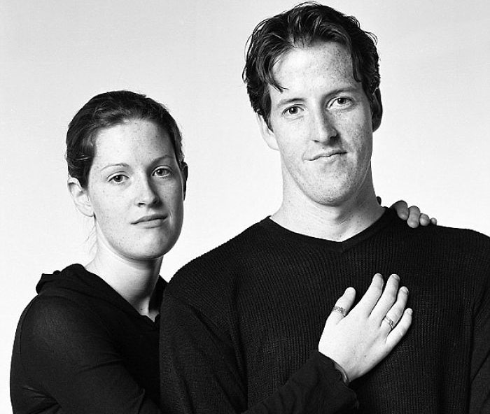 Photographer Finds Look-Alikes That Are Not Actually Related By Blood But Look Incredibly Similar (30 Pics)