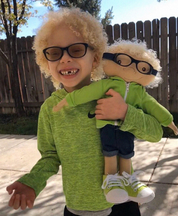 This Woman Is Creating Look-Alike Dolls For Kids With Disabilities And It’s Touching Everyone’s Hearts This Woman Is Creating Look-Alike Dolls For Kids With Disabilities And It’s Touching Everyone’s Hearts