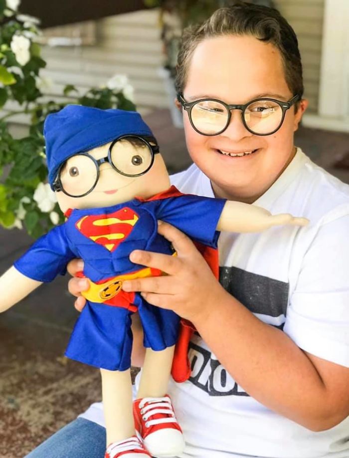This Woman Is Creating Look-Alike Dolls For Kids With Disabilities And It’s Touching Everyone’s Hearts This Woman Is Creating Look-Alike Dolls For Kids With Disabilities And It’s Touching Everyone’s Hearts