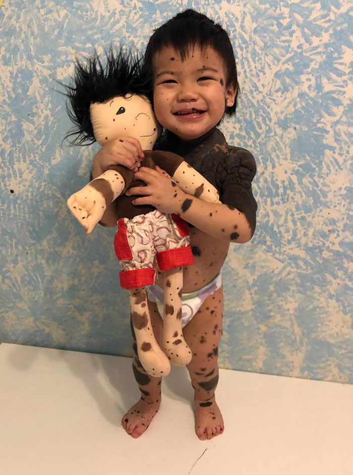 This Woman Is Creating Look-Alike Dolls For Kids With Disabilities And It&rsquo;s Touching Everyone&rsquo;s Hearts