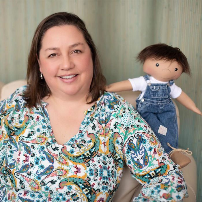 This Woman Is Creating Look-Alike Dolls For Kids With Disabilities And It&rsquo;s Touching Everyone&rsquo;s Hearts