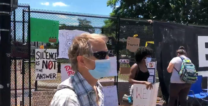Protesters Turn White House Fence Into A 1.7-Mile Monument To Racial Justice Protesters Turn White House Fence Into A 1.7-Mile Monument To Racial Justice