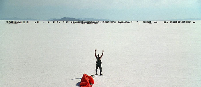 In Independence Day (1996) They Filmed Will Smith Dragging The Alien Across The Salt Flats Of Utah. Will Smith Improvised The "And What The Hell Is That Smell?" Nobody Warned Him Of The Horrible Smell That Sometimes Comes Of The Great Salt Lake Due To Billions Of Dead Brine Shrimp Each Year