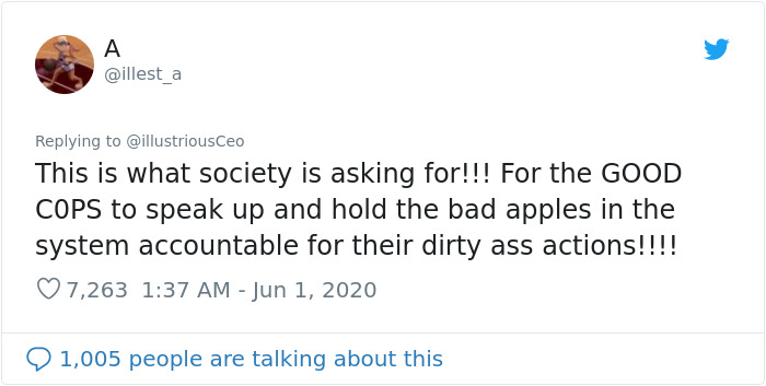 After A Cop Pushed A Kneeling Woman, Black Female Police Officer Stands Up For Her