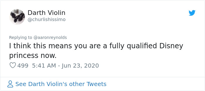 Guy With Poor Eyesight Thinks His Cat Is Climbing Into A Hammock, Realizes It's An Unwelcome Guest Too Late