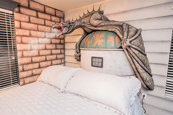 You Can Stay In A Massive Harry Potter Themed House Just 30 Minutes Away From The Wizarding World Of Harry Potter You Can Stay In A Massive Harry Potter Themed House Just 30 Minutes Away From The Wizarding World Of Harry Potter