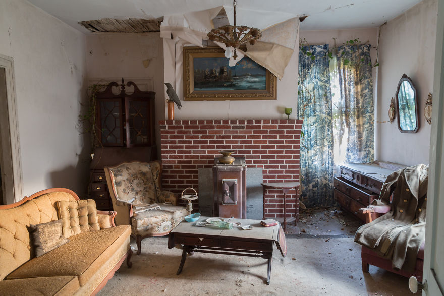 This Confederate Colonel’s House Was Left Behind With All Its Belongings Still Inside (26 Pics) This Confederate Colonel’s House Was Left Behind With All Its Belongings Still Inside (26 Pics)