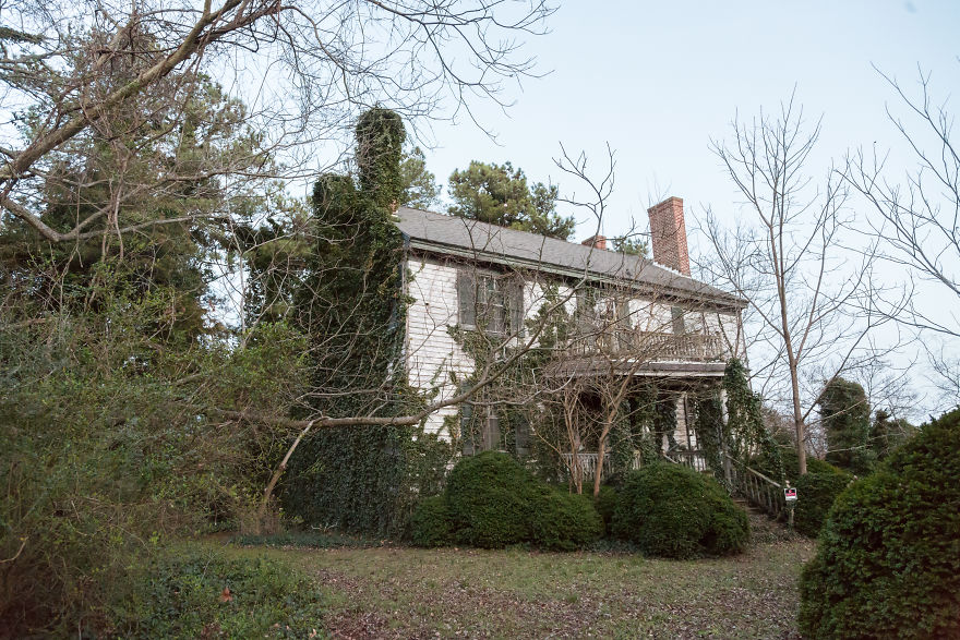This Confederate Colonel’s House Was Left Behind With All Its Belongings Still Inside (26 Pics) This Confederate Colonel’s House Was Left Behind With All Its Belongings Still Inside (26 Pics)