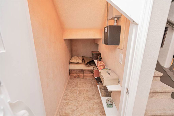 You Can Stay In A Massive Harry Potter Themed House Just 30 Minutes Away From The Wizarding World Of Harry Potter You Can Stay In A Massive Harry Potter Themed House Just 30 Minutes Away From The Wizarding World Of Harry Potter