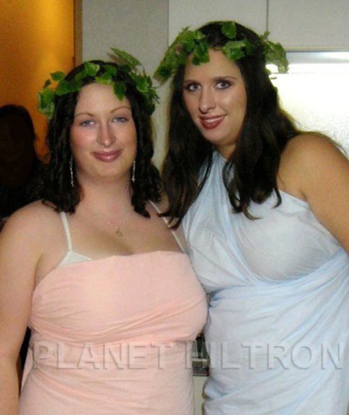 Paris And Nicky Hilton