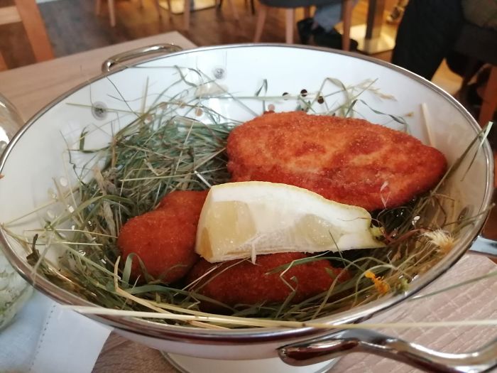 Fried Chicken Served On Hay