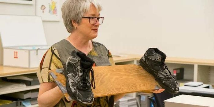 For Toy Story (1995), The Screenwriters Taped Shoes To A Wooden Board To Help The Creative Team Figure Out How The Army Soldiers Would Walk And Run