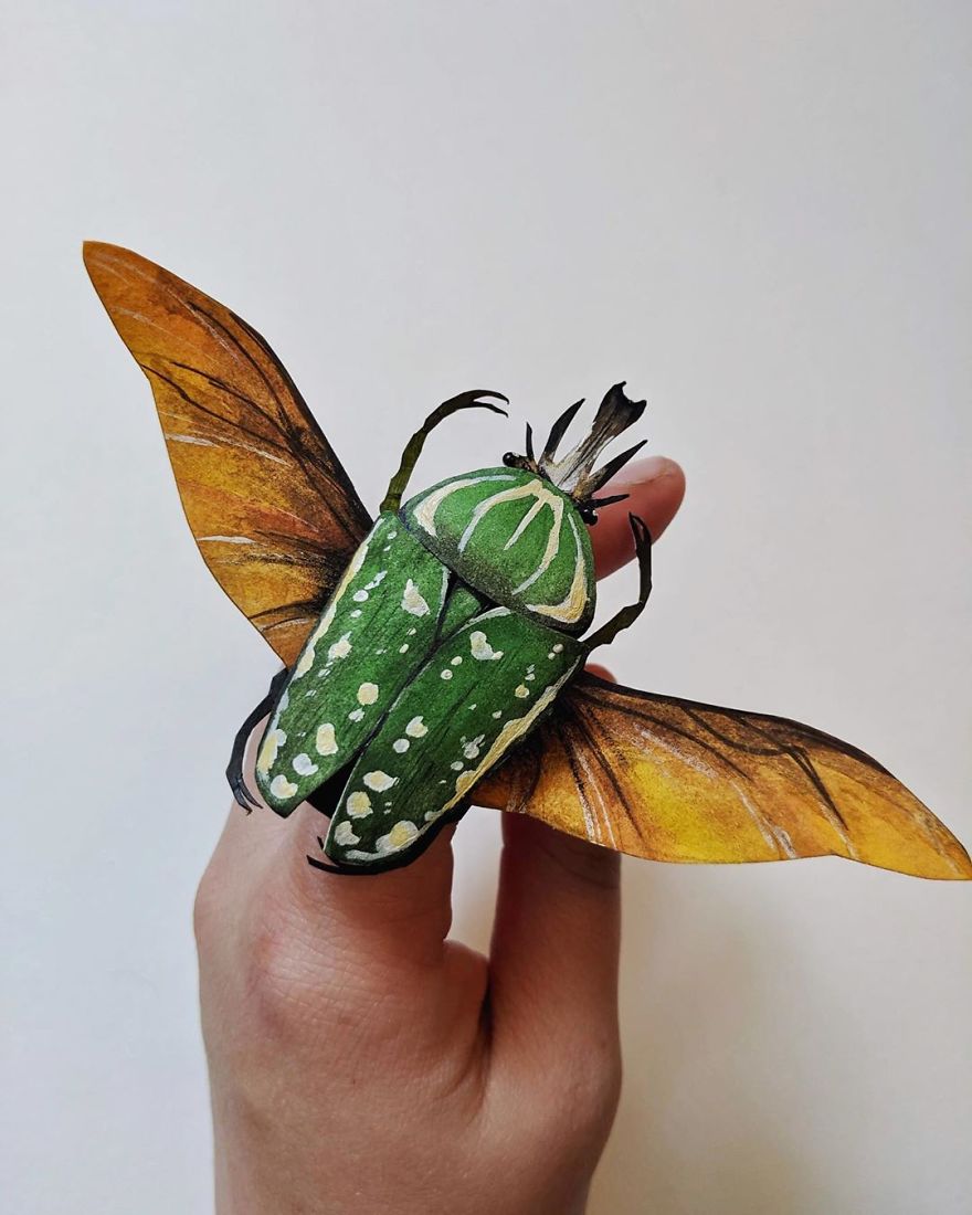 Artist Creates An Incredible Variety Of Realistic Insects Using Only Paper