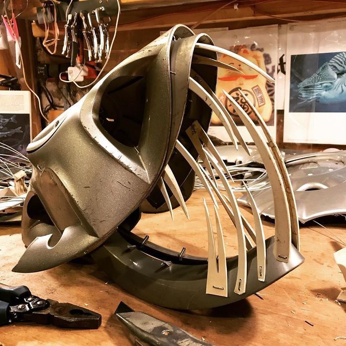 This Artist Recycles Car Hubcaps To Create Amazing Animal Sculptures (New Pics)