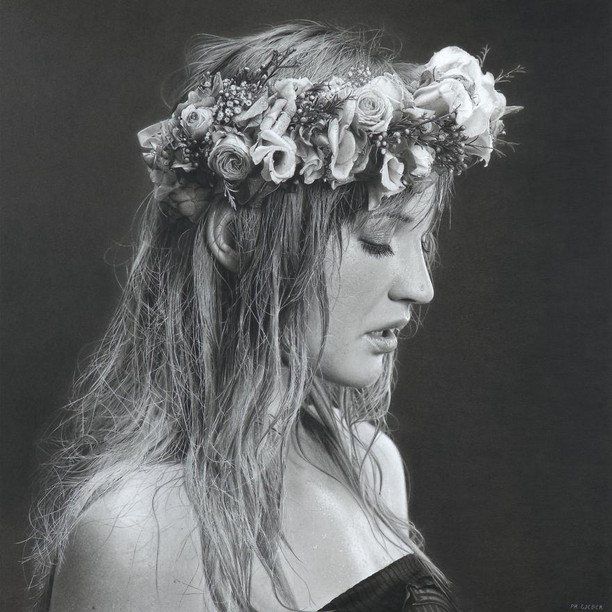 33 Hyper-Realistic Women In Magazine Poses With Their Flaws And Imperfections That Look Like Photographs