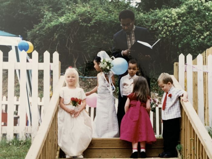 Guy Jokes That He Hasn’t Seen His ‘Wife’ Since They Got 'Married' In Preschool, Reunites After 16 Years On Twitter Guy Jokes That He Hasn’t Seen His ‘Wife’ Since They Got 'Married' In Preschool, Reunites After 16 Years On Twitter