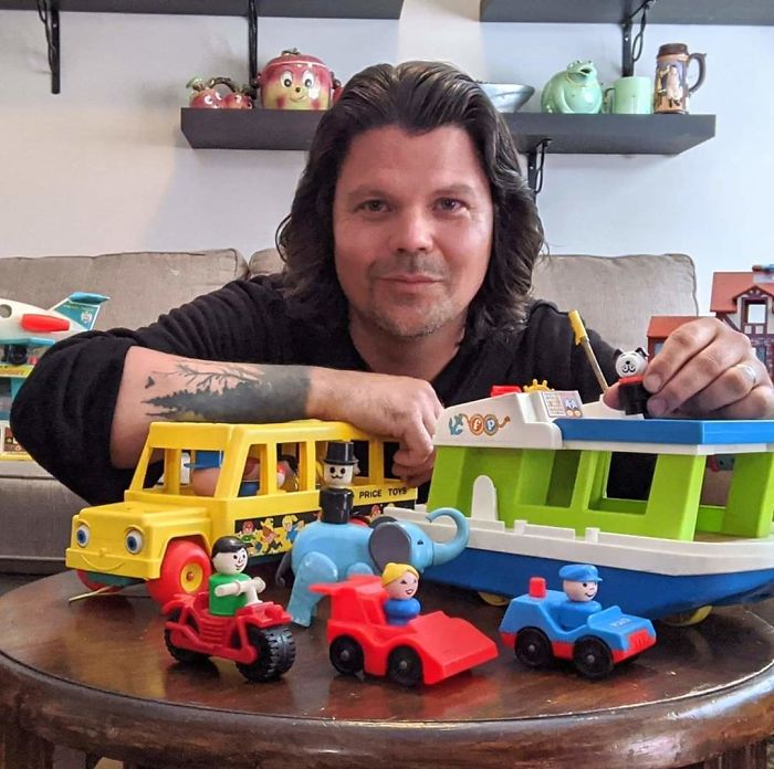 How Dan Levy, Annie Murphy, And Schitt's Creek Made My 'A Little Bit Alexis'/Fisher Price Tribute Go Viral