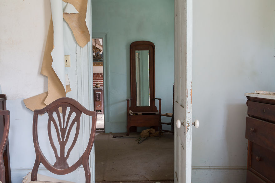 This Confederate Colonel’s House Was Left Behind With All Its Belongings Still Inside (26 Pics) This Confederate Colonel’s House Was Left Behind With All Its Belongings Still Inside (26 Pics)