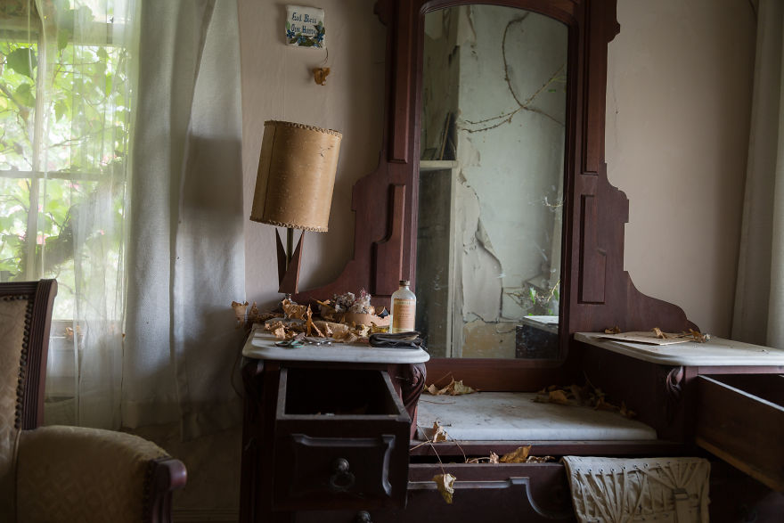 This Confederate Colonel’s House Was Left Behind With All Its Belongings Still Inside (26 Pics) This Confederate Colonel’s House Was Left Behind With All Its Belongings Still Inside (26 Pics)