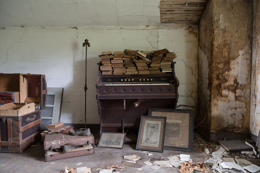 This Confederate Colonel’s House Was Left Behind With All Its Belongings Still Inside (26 Pics) This Confederate Colonel’s House Was Left Behind With All Its Belongings Still Inside (26 Pics)