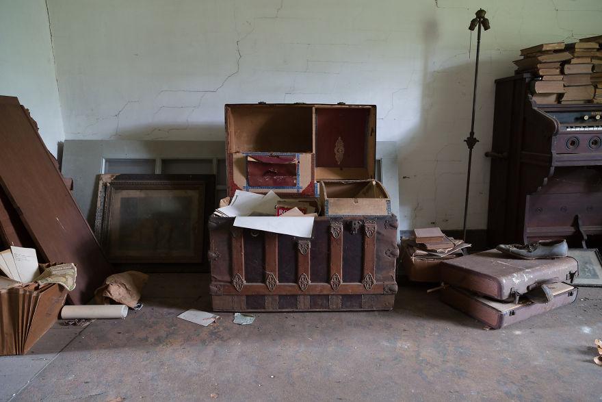 This Confederate Colonel’s House Was Left Behind With All Its Belongings Still Inside (26 Pics) This Confederate Colonel’s House Was Left Behind With All Its Belongings Still Inside (26 Pics)