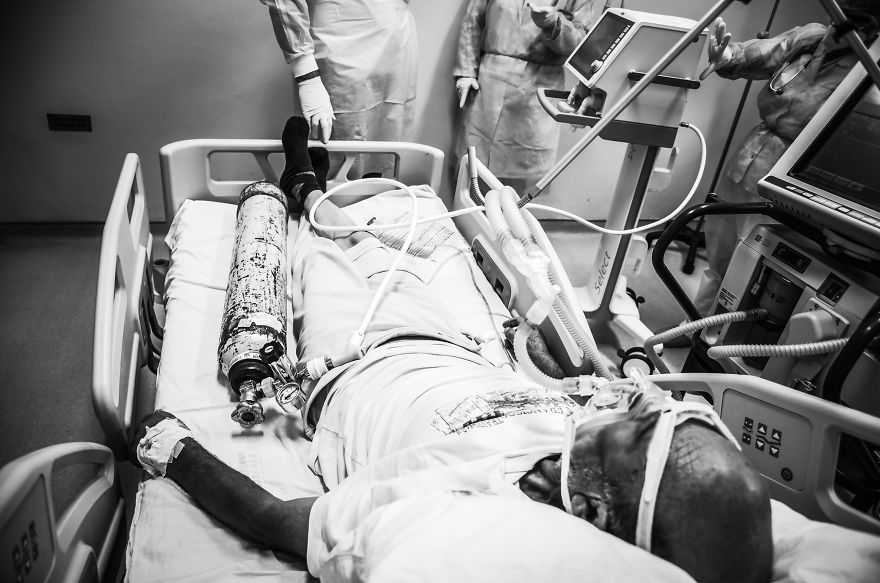 At The Front Lines, A Battle With The Coronavirus Is Fought Until The Last Breath At The Front Lines, A Battle With The Coronavirus Is Fought Until The Last Breath