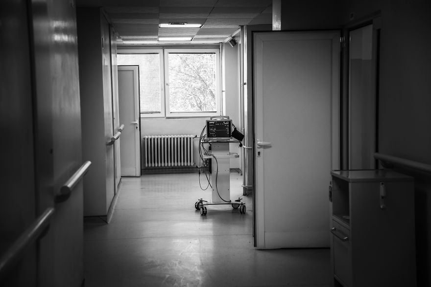 At The Front Lines, A Battle With The Coronavirus Is Fought Until The Last Breath At The Front Lines, A Battle With The Coronavirus Is Fought Until The Last Breath