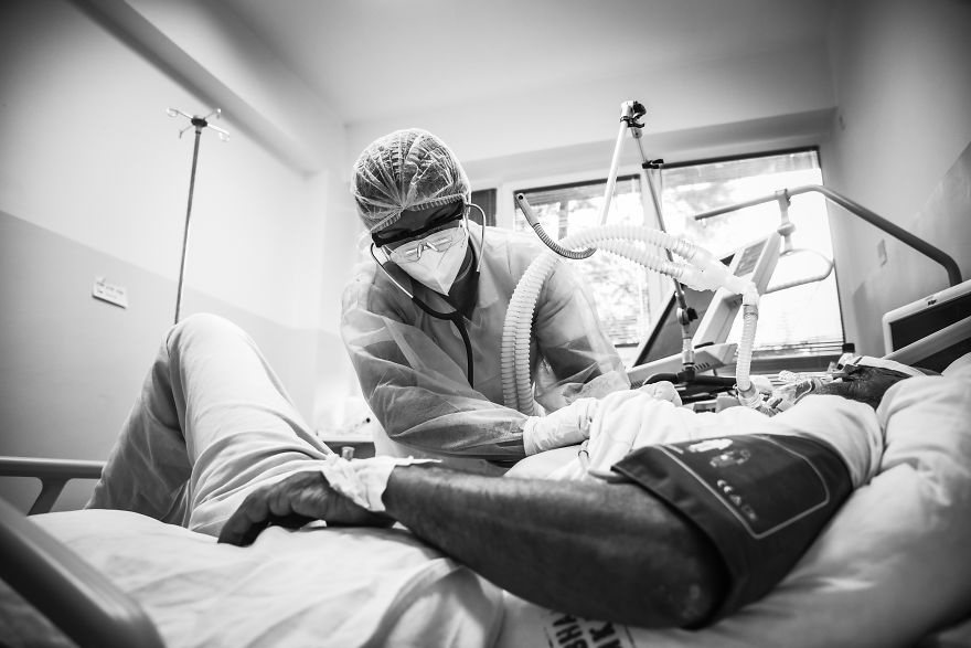 At The Front Lines, A Battle With The Coronavirus Is Fought Until The Last Breath At The Front Lines, A Battle With The Coronavirus Is Fought Until The Last Breath